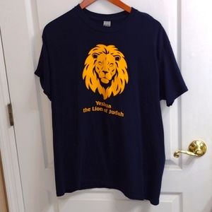 Yeshua the Lion of Judah tee shirt size large